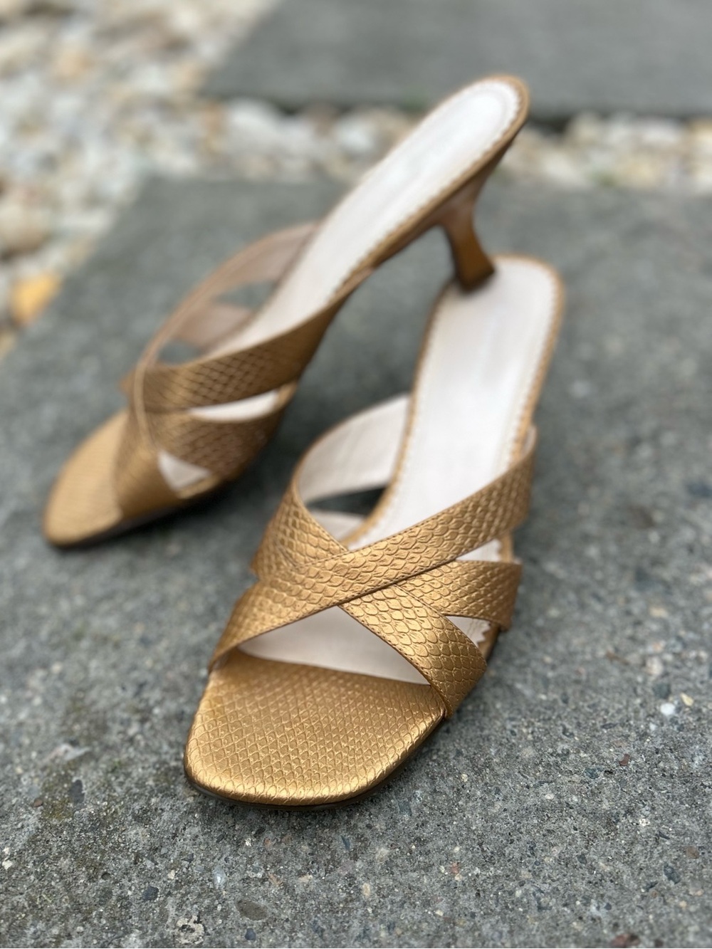 Naturalizer Gold leather upperTextured Strappy Mules with a kitten heel